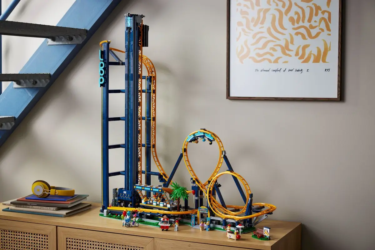 LEGO Icons 10303 Loop Coaster set, image 4