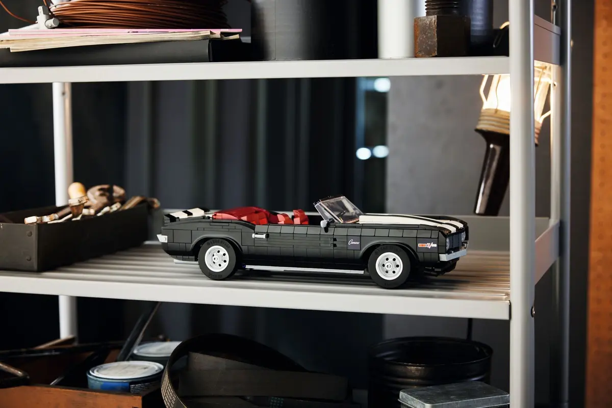 LEGO Icons 10304 Chevrolet Camaro Z/28 1969 set, image 4