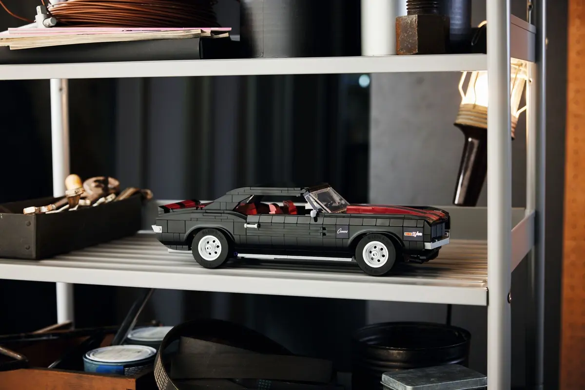 LEGO Icons 10304 Chevrolet Camaro Z/28 1969 set, image 5