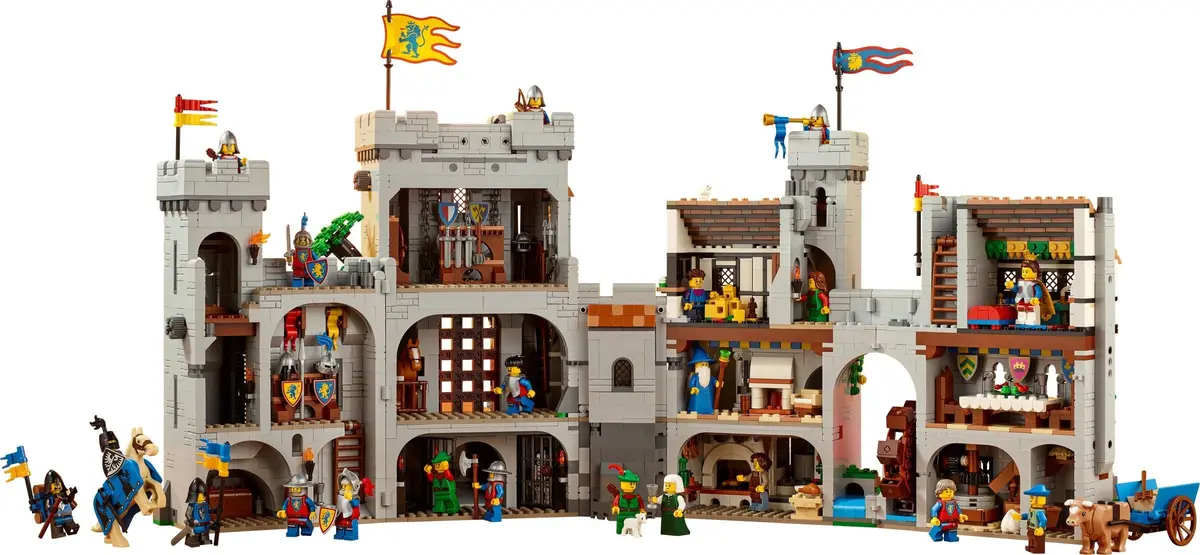 LEGO Icons 10305 Lion Knights' Castle set, image 4