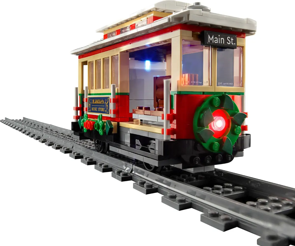 LEGO Icons 10308 Holiday Main Street set, image 9