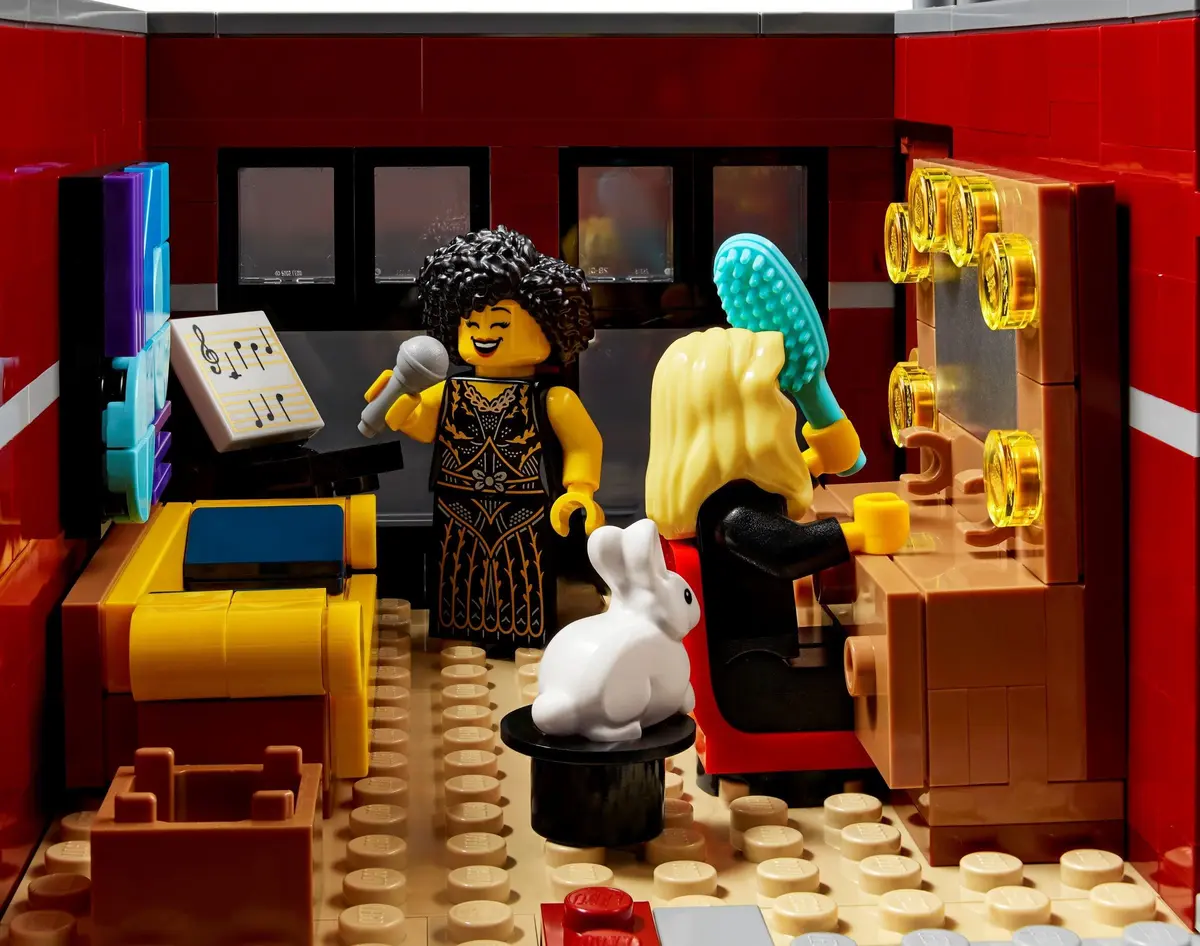 LEGO Icons 10312 Jazz Club set, image 8