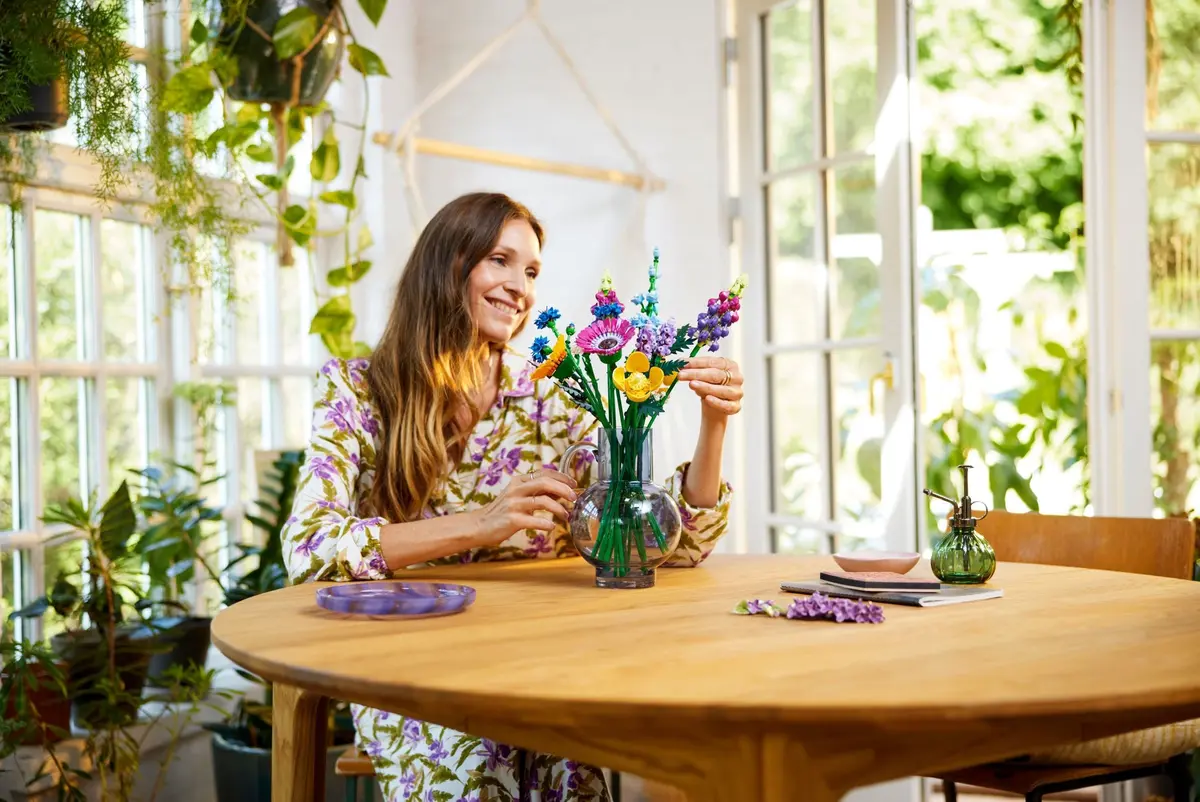 LEGO Icons 10313 Wildflower Bouquet set, image 12