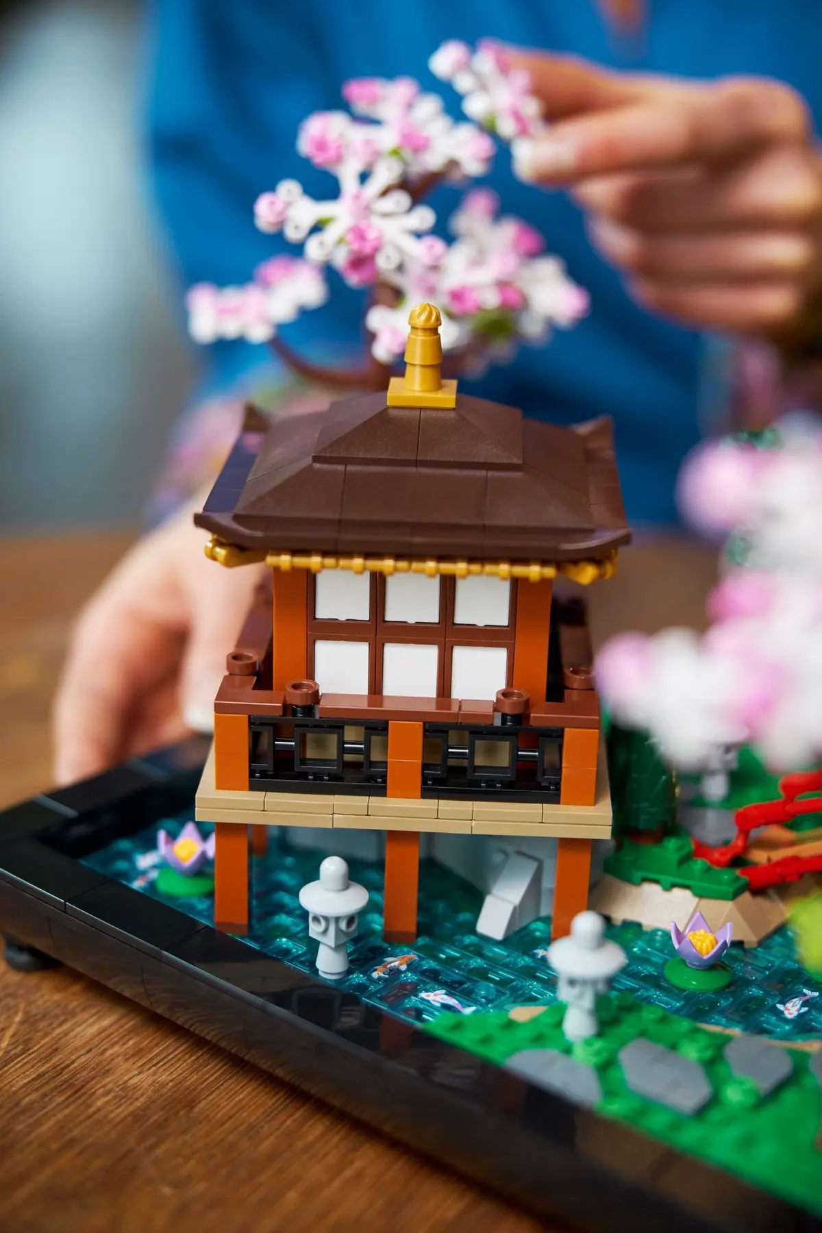 LEGO Icons 10315 Tranquil Garden set, image 5