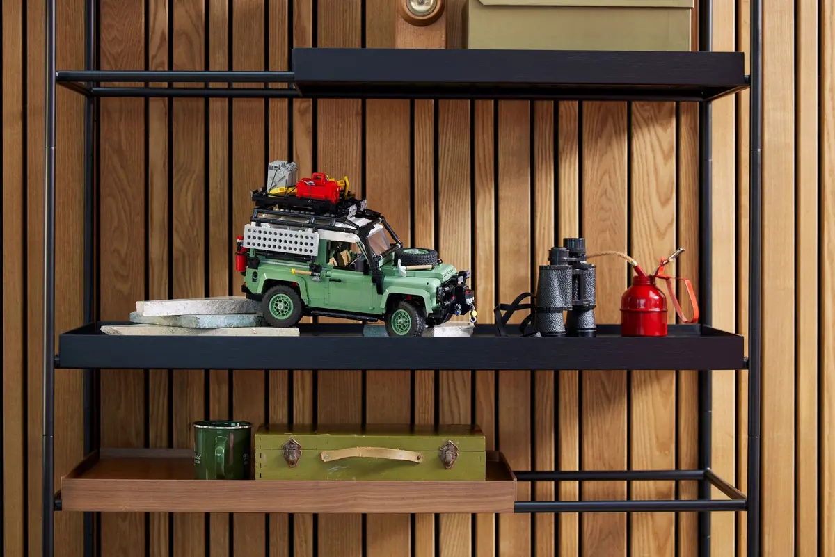 LEGO Icons 10317 Land Rover Classic Defender 90 set, image 4