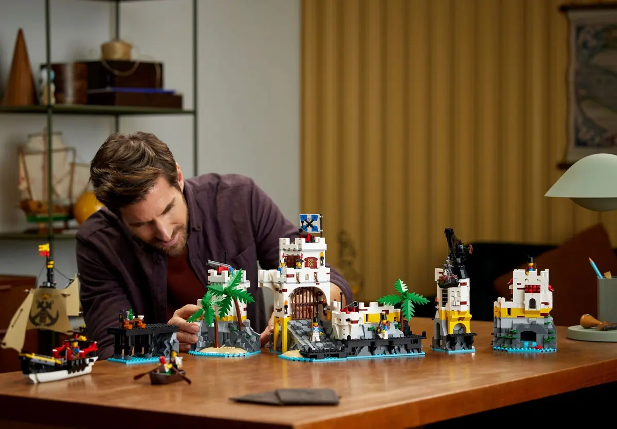 LEGO Icons 10320 Eldorado Fortress set, image 8