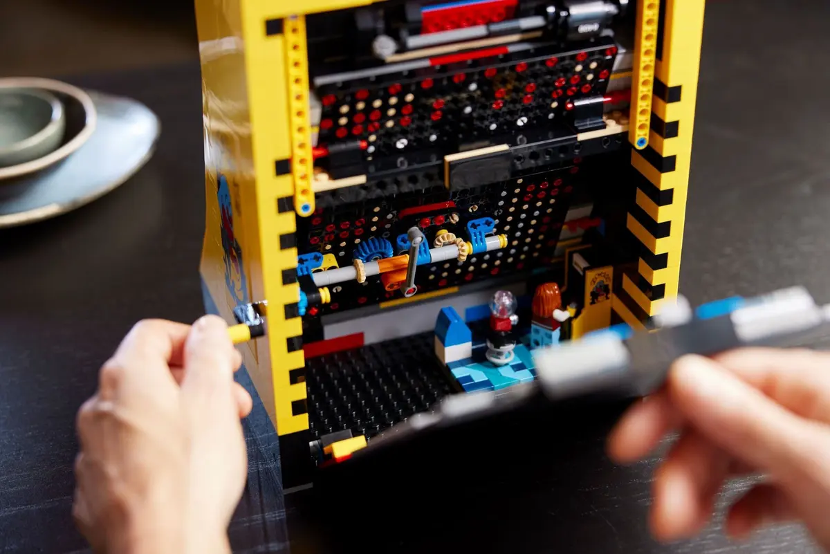 LEGO Icons 10323 PAC-MAN Arcade set, image 3