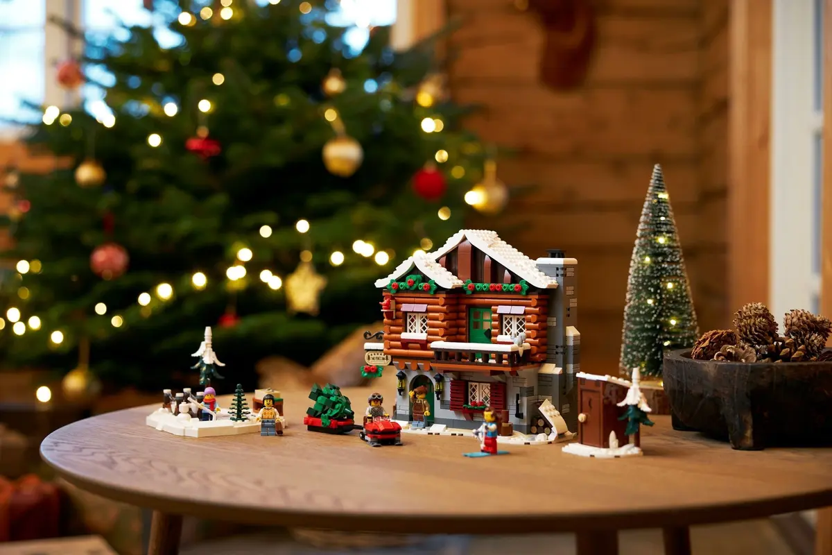 LEGO Icons 10325 Alpine Lodge set, image 6