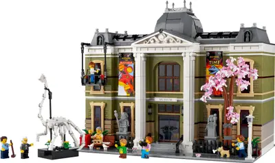 LEGO Icons 10326 Natural History Museum set