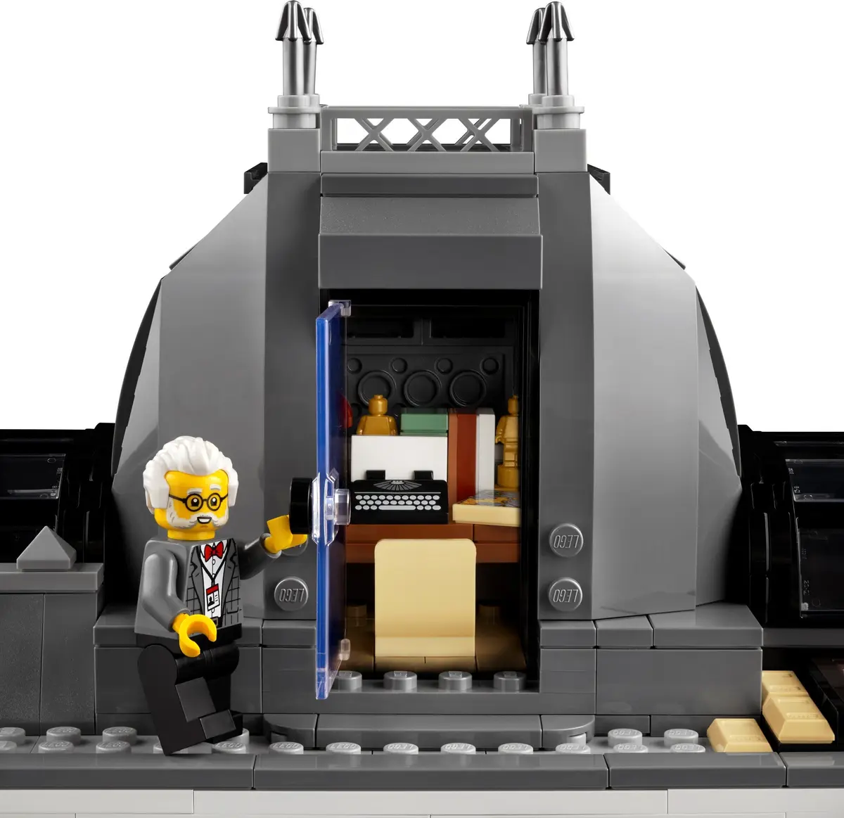 LEGO Icons 10326 Natural History Museum set, image 7