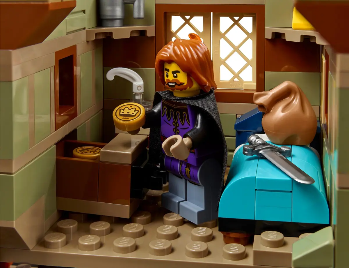 LEGO Icons 10332 Medieval Town Square set, image 8