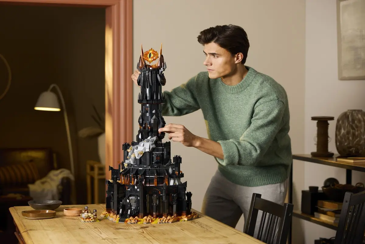 LEGO Icons 10333 The Lord of the Rings: Barad-dûr set, image 17