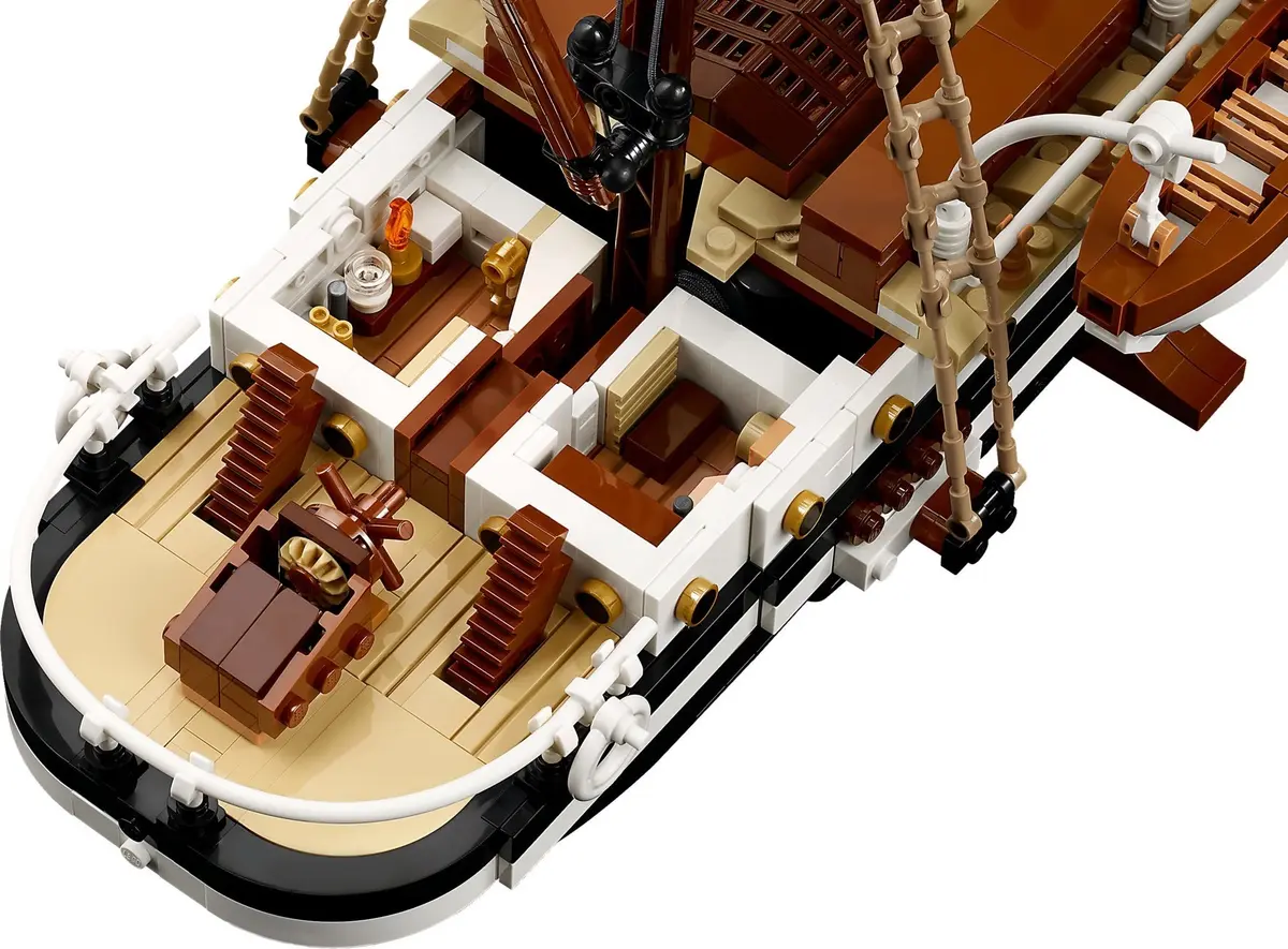 LEGO Icons 10335 The Endurance set, image 14