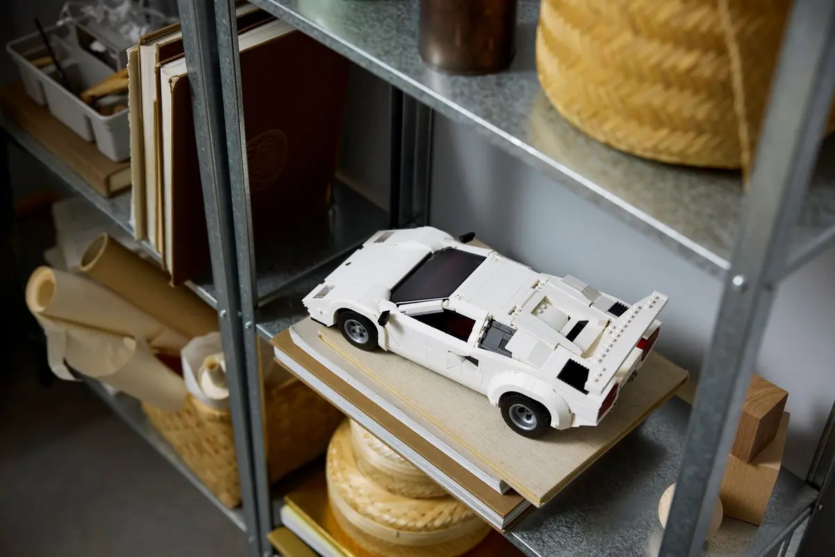 LEGO Icons 10337 Lamborghini Countach 5000 Quattrovalvole set, image 10