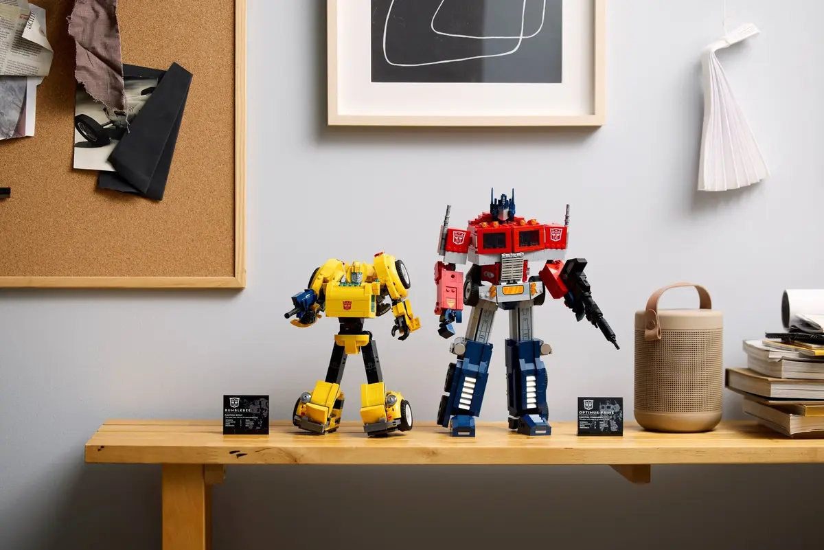 LEGO Icons 10338 Bumblebee set, image 2