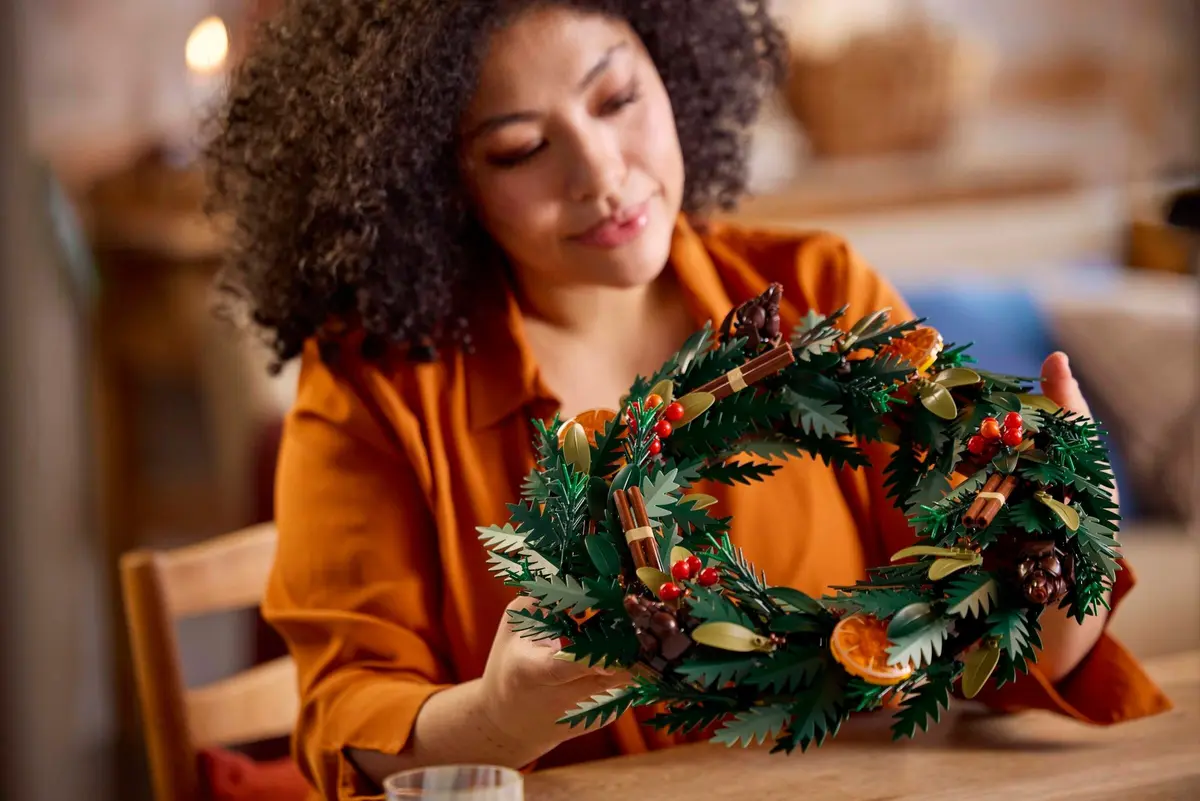 LEGO Icons 10340 Wreath set, image 4