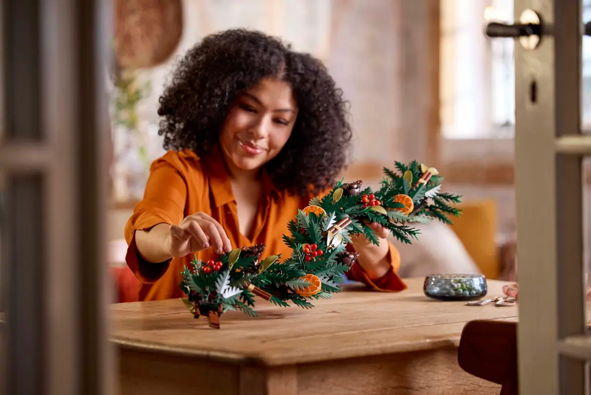 LEGO Icons 10340 Wreath set, image 5