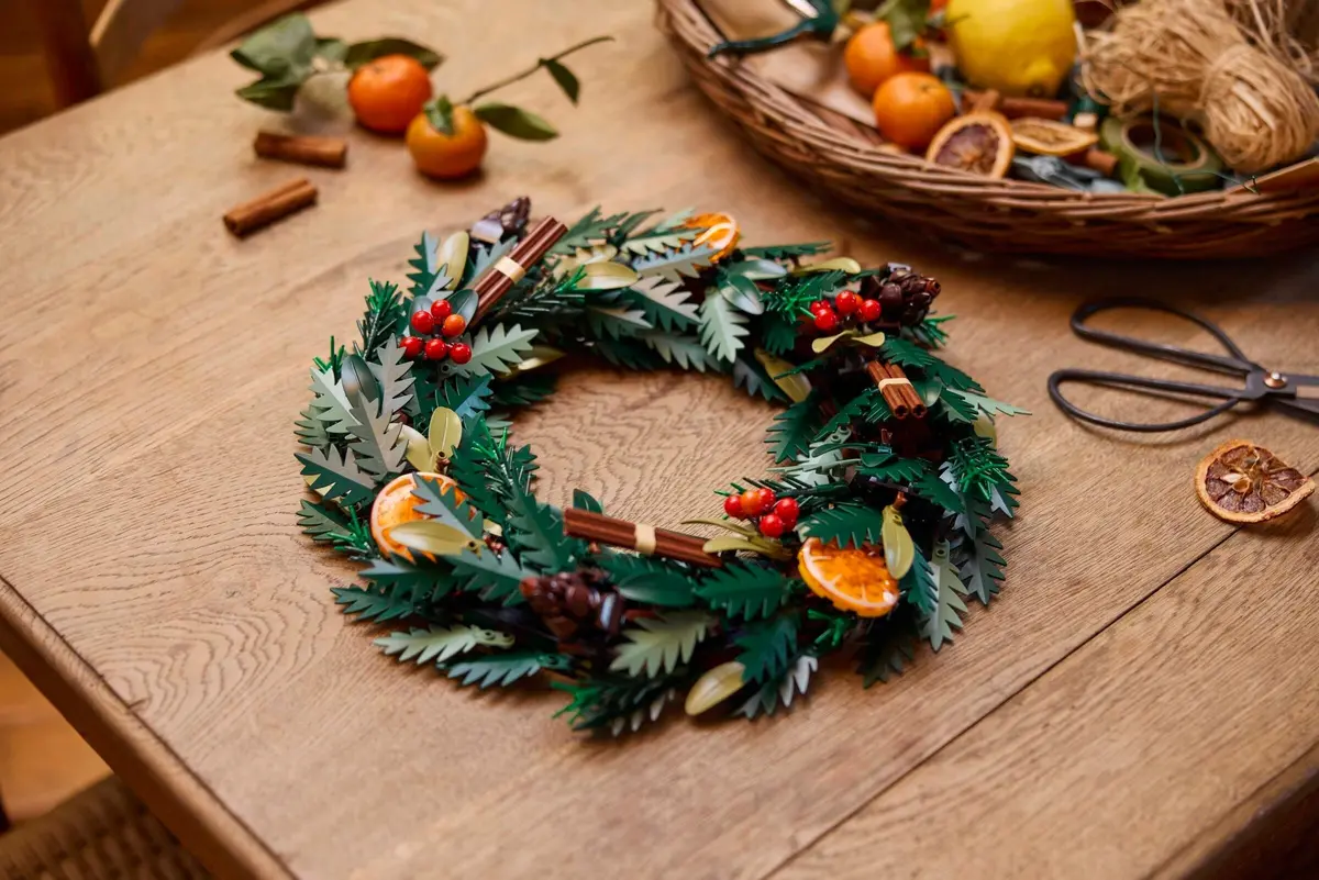 LEGO Icons 10340 Wreath set, image 6