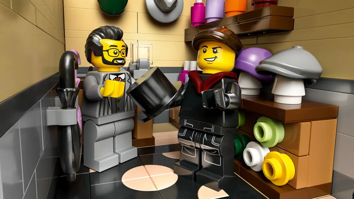 LEGO Icons 10350 Tudor Corner set, image 15