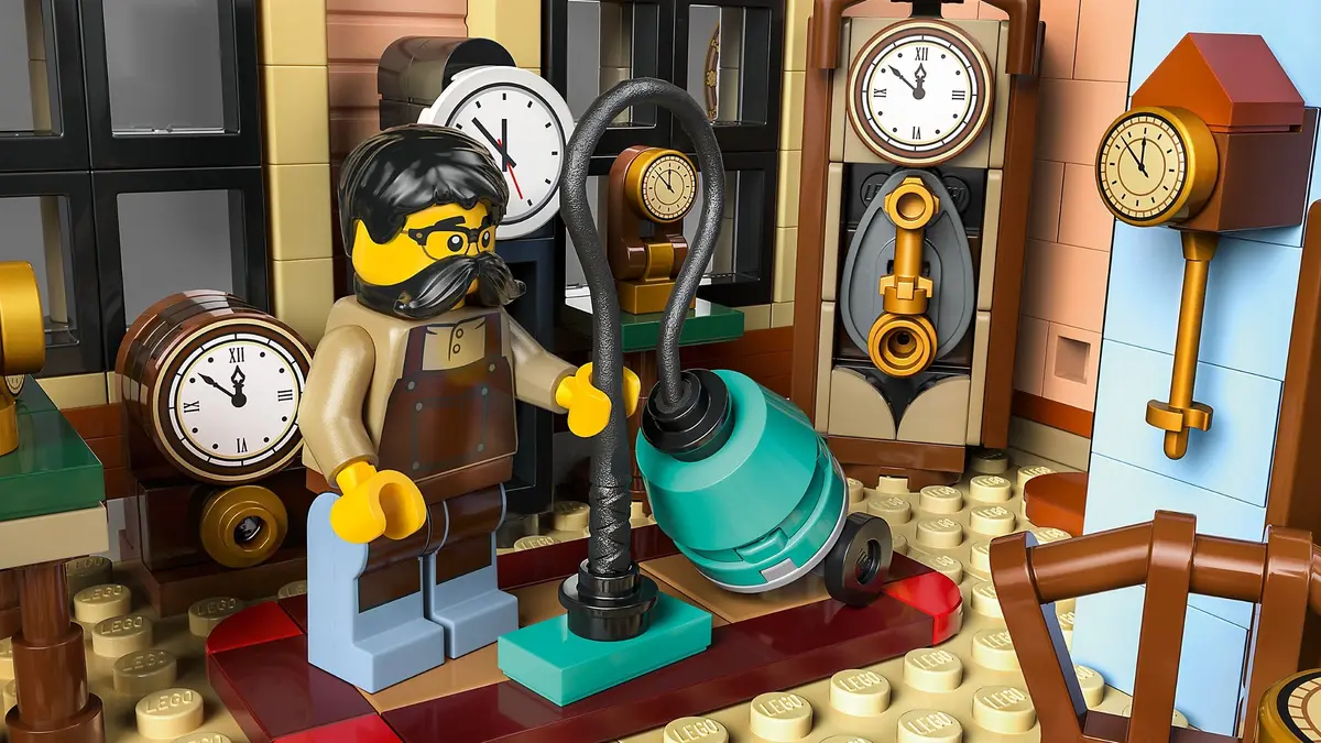 LEGO Icons 10350 Tudor Corner set, image 13