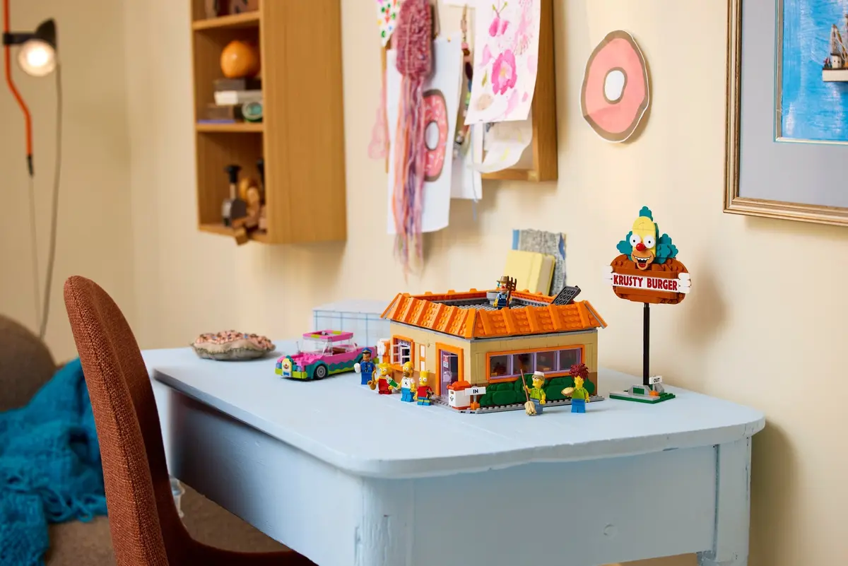 LEGO Icons 10352 The Simpsons: Krusty Burger set, image 10