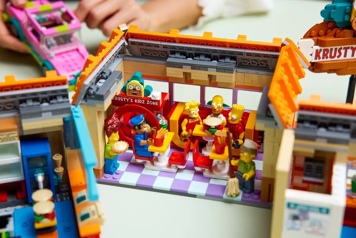 LEGO Icons 10352 The Simpsons: Krusty Burger set, image 4