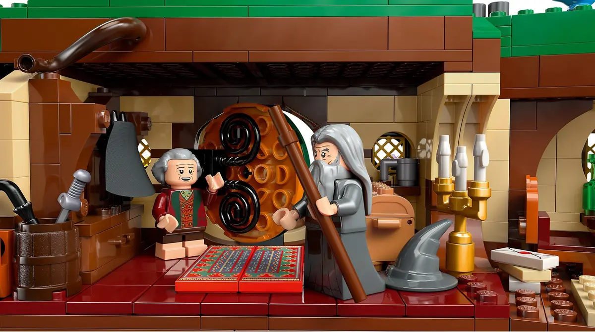 LEGO Icons 10354 The Lord of the Rings: The Shire set, image 12