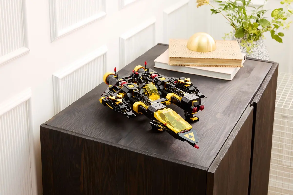 LEGO Icons 10355 Blacktron Renegade set, image 6