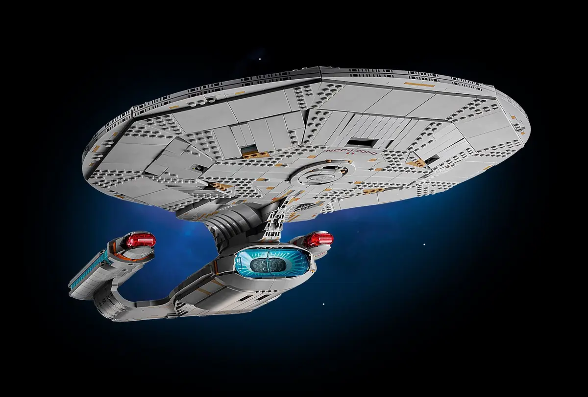 LEGO Icons 10356 Star Trek: U.S.S. Enterprise NCC-1701-D set, image 4