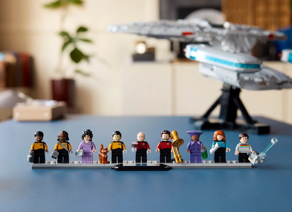 LEGO Icons 10356 Star Trek: U.S.S. Enterprise NCC-1701-D set, image 8