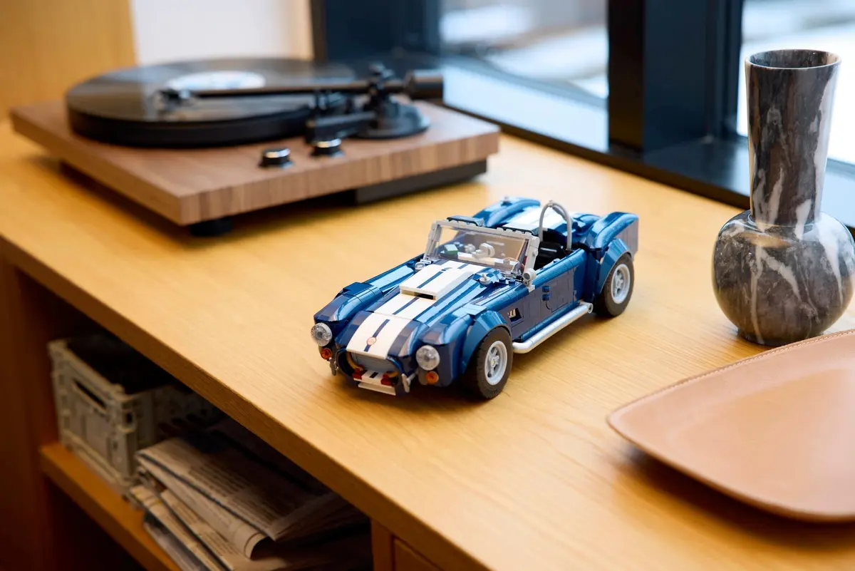 LEGO Icons 10357 Shelby Cobra 427 S/C set, image 9
