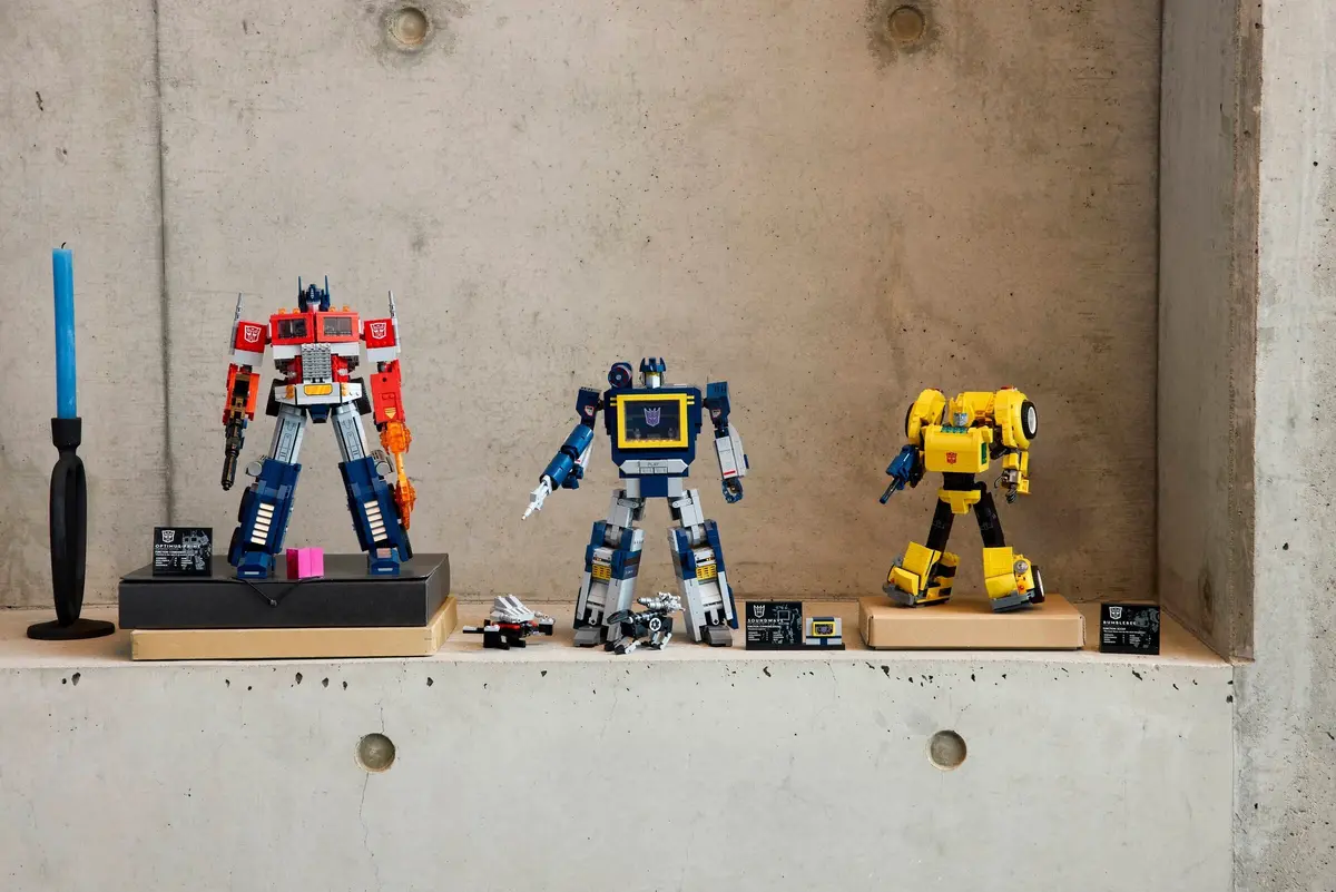 LEGO Icons 10358 Transformers: Soundwave set, image 2
