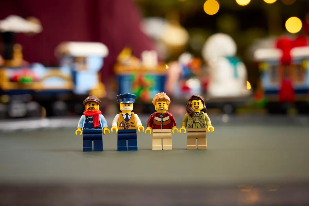 LEGO Icons 10361 Holiday Express Train set, image 6