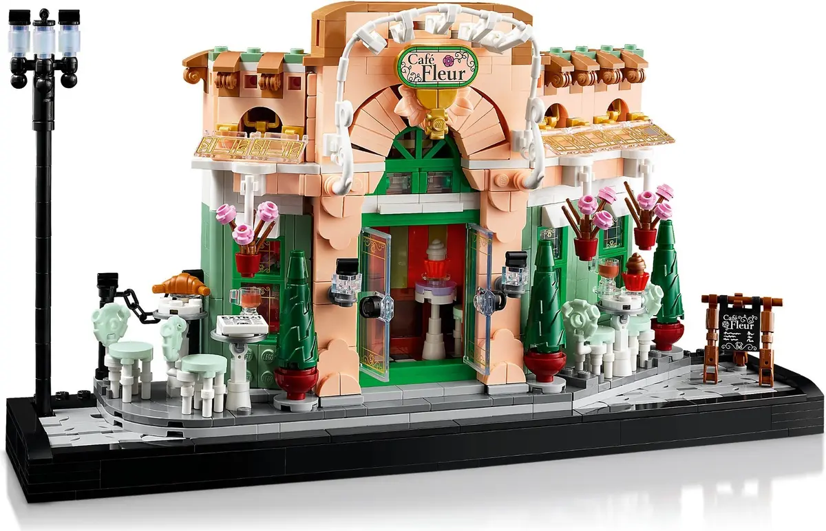 LEGO Icons 10362 French Café set, image 8