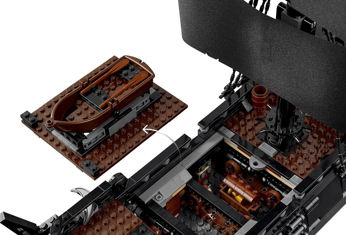 LEGO Icons 10365 Captain Jack Sparrow's Pirate Ship set, image 18