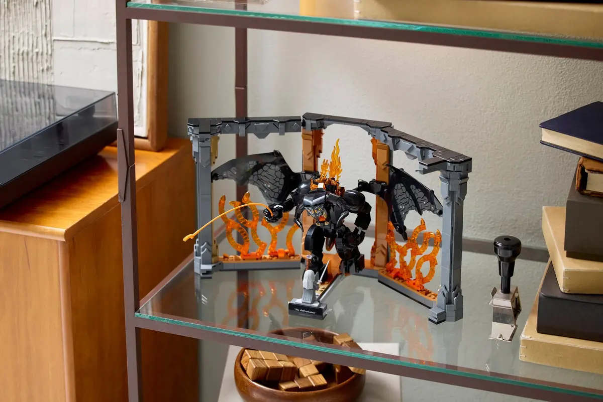 LEGO Icons 10367 The Lord of the Rings: Balrog Book Nook set, image 9