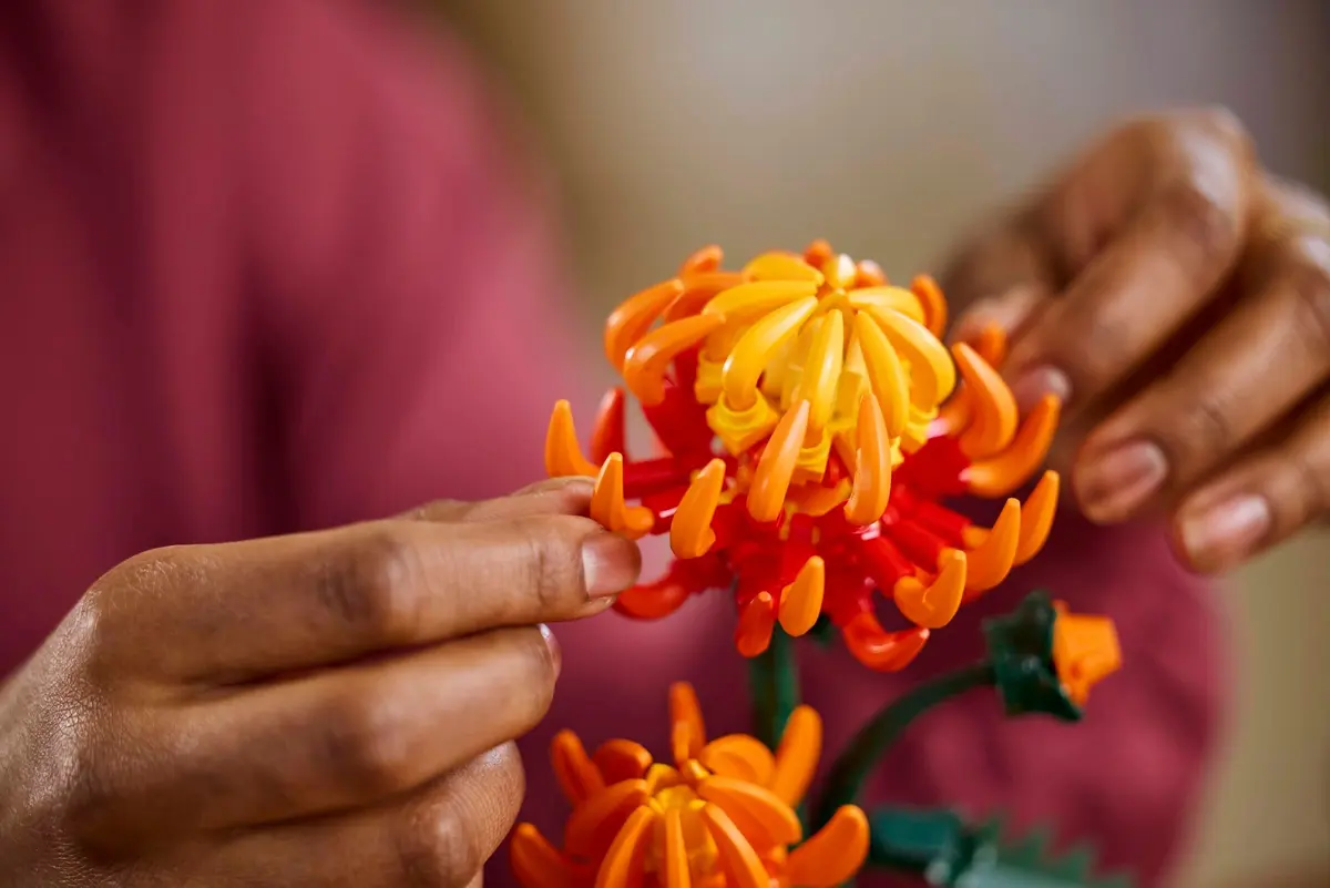 LEGO Icons 10368 Chrysanthemum set, image 5