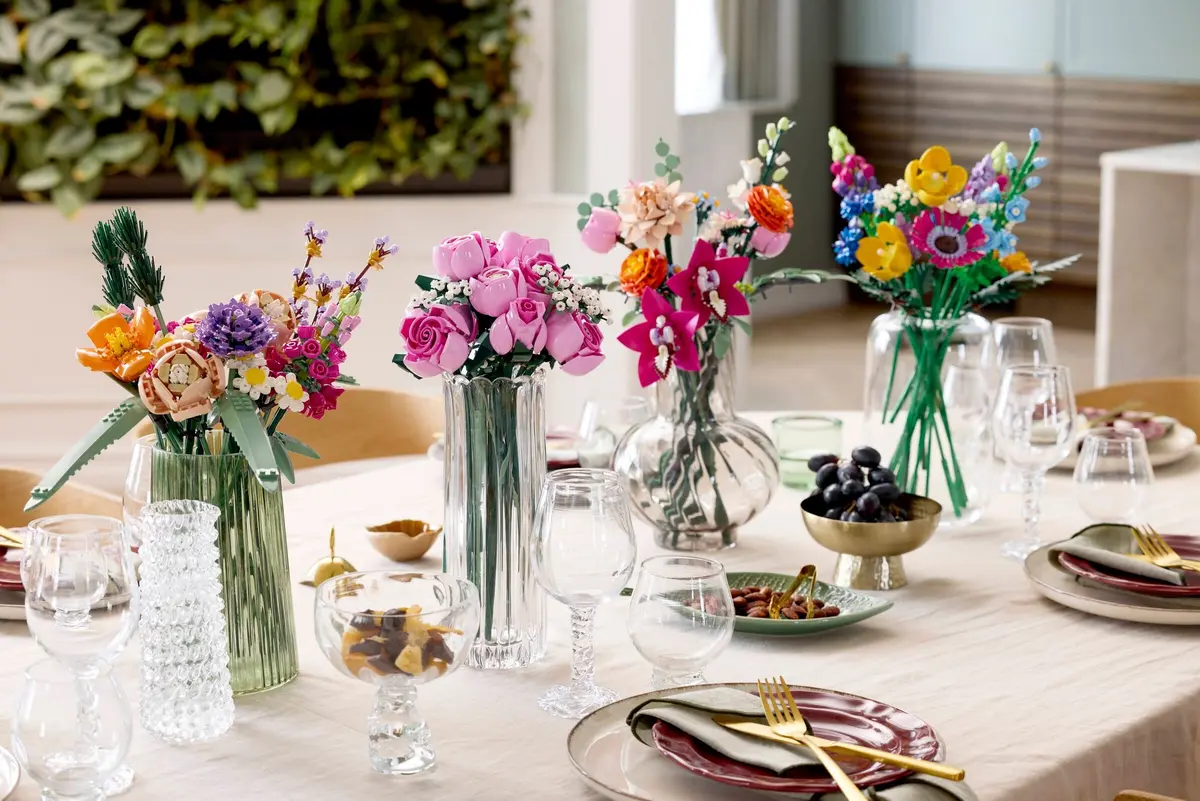 LEGO Botanicals 10374 Bouquet of Pink Roses set, image 3
