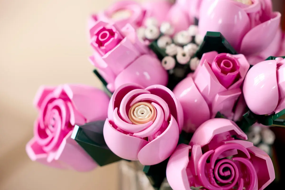 LEGO Botanicals 10374 Bouquet of Pink Roses set, image 7