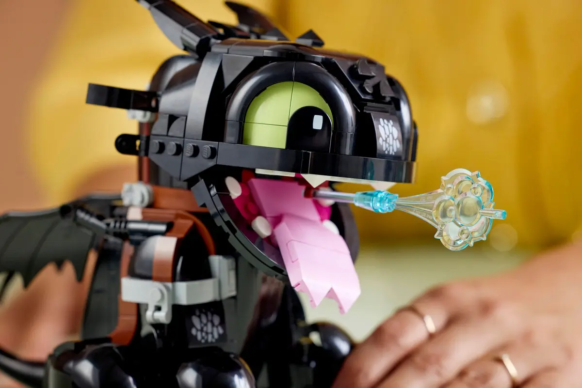 LEGO Icons 10375 How to Train Your Dragon: Toothless set, image 4