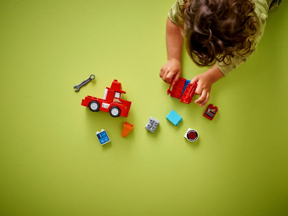 LEGO DUPLO 10417 Mack at the Race set, image 4