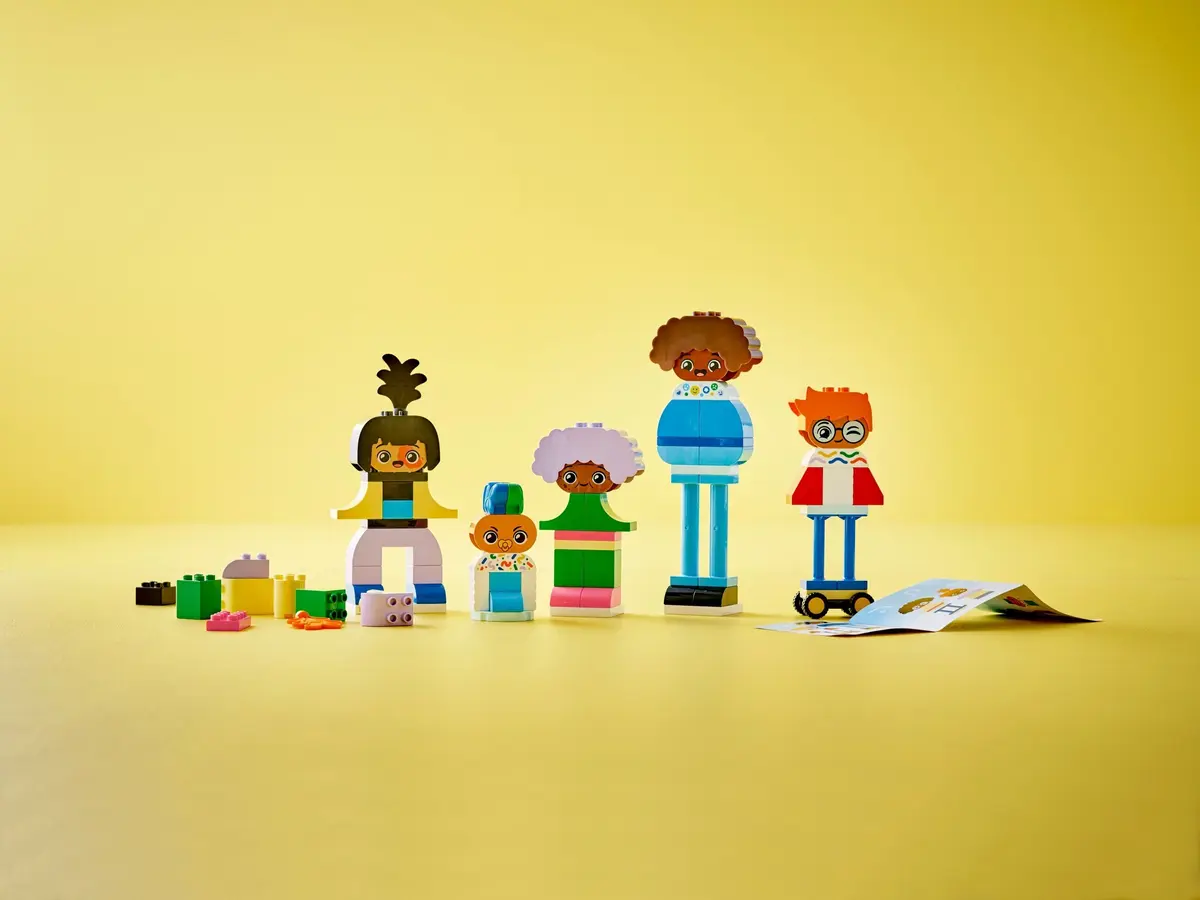 LEGO DUPLO 10423 Buildable People with Big Emotions set, image 9