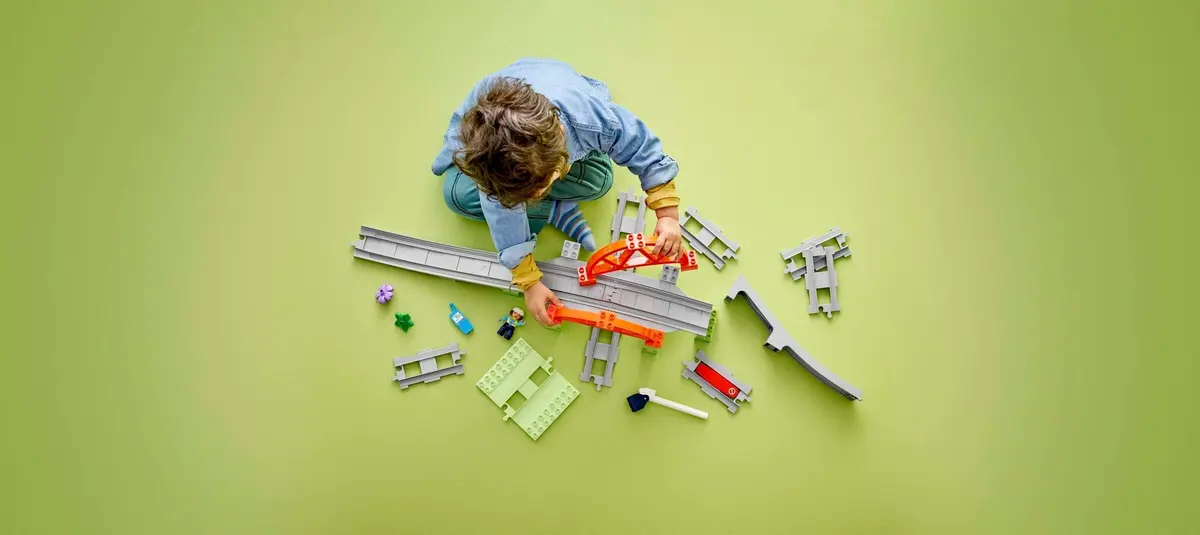 LEGO DUPLO 10426 Train Bridge and Tracks set, image 4