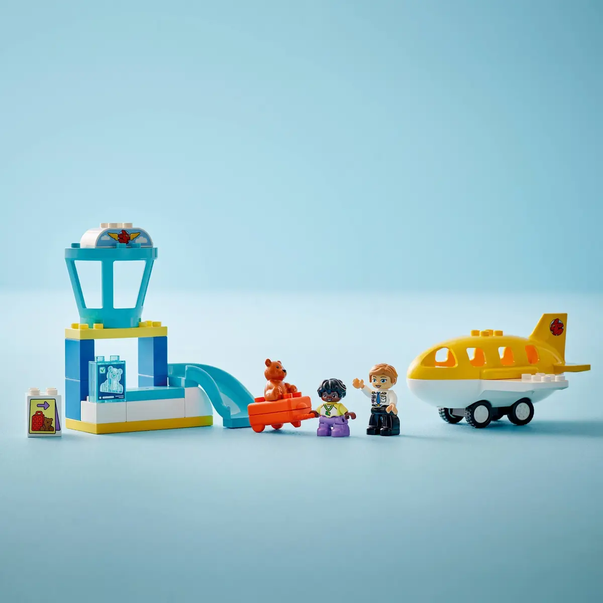 LEGO DUPLO 10443 First Time at the Airport set, image 7