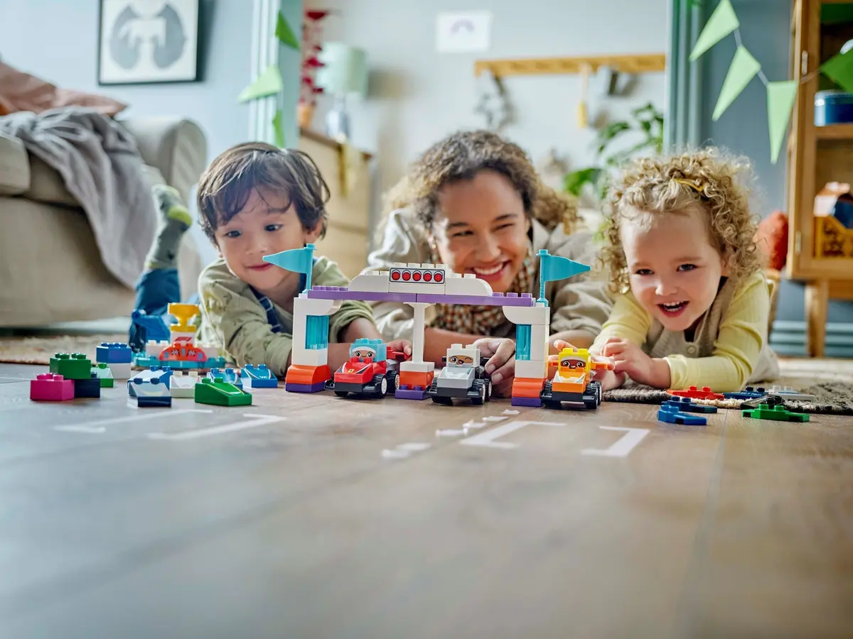 LEGO DUPLO 10445 F1 Team Racing Cars & Drivers set, image 5