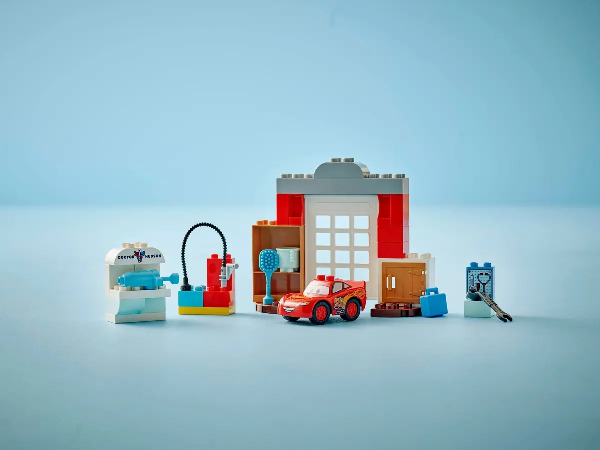 LEGO DUPLO 10456 McQueen's Visit to Doc's Garage set, image 7