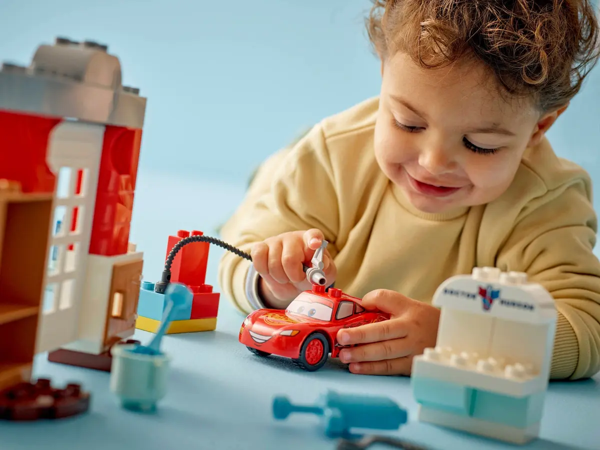 LEGO DUPLO 10456 McQueen's Visit to Doc's Garage set, image 5