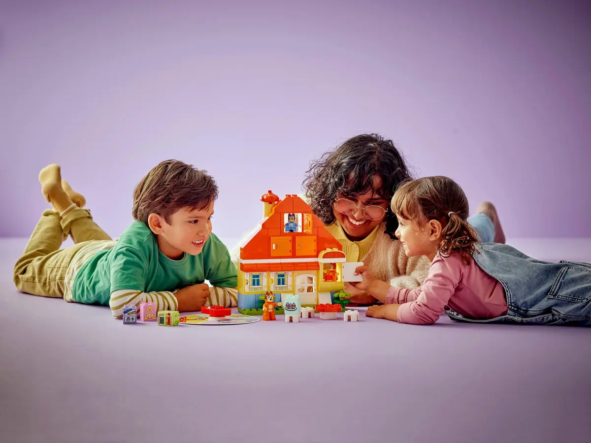 LEGO DUPLO 10459 Bluey's Family House with Memory Game set, image 7