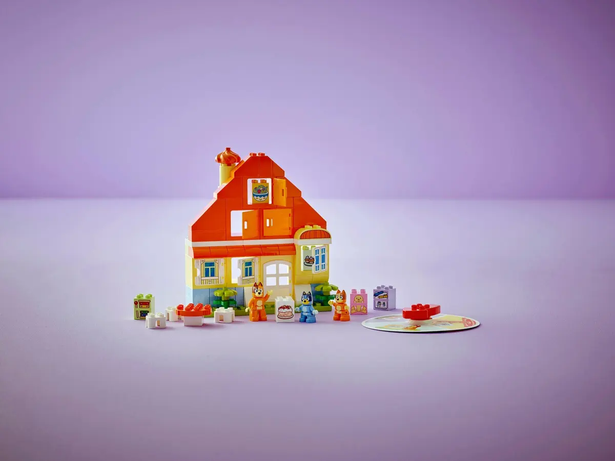 LEGO DUPLO 10459 Bluey's Family House with Memory Game set, image 9