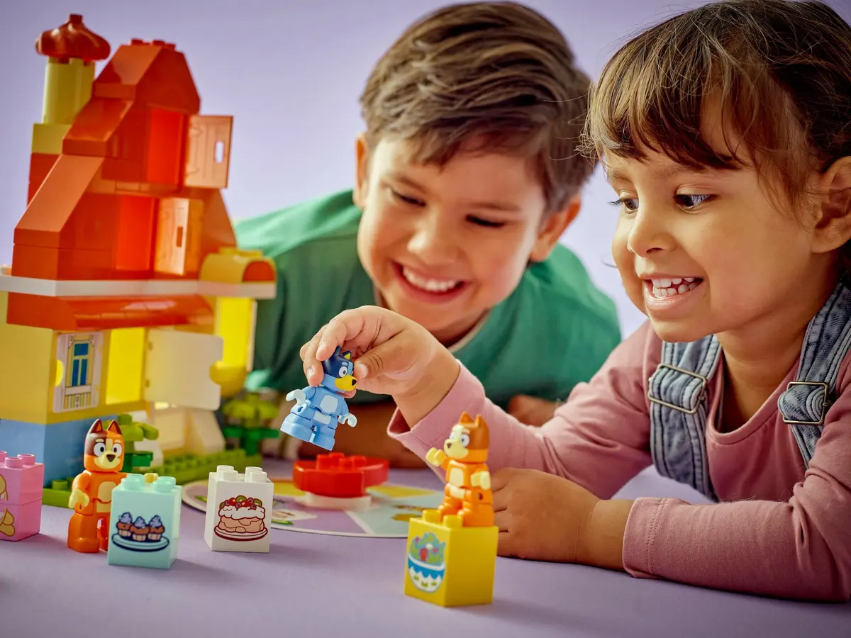 LEGO DUPLO 10459 Bluey's Family House with Memory Game set, image 5